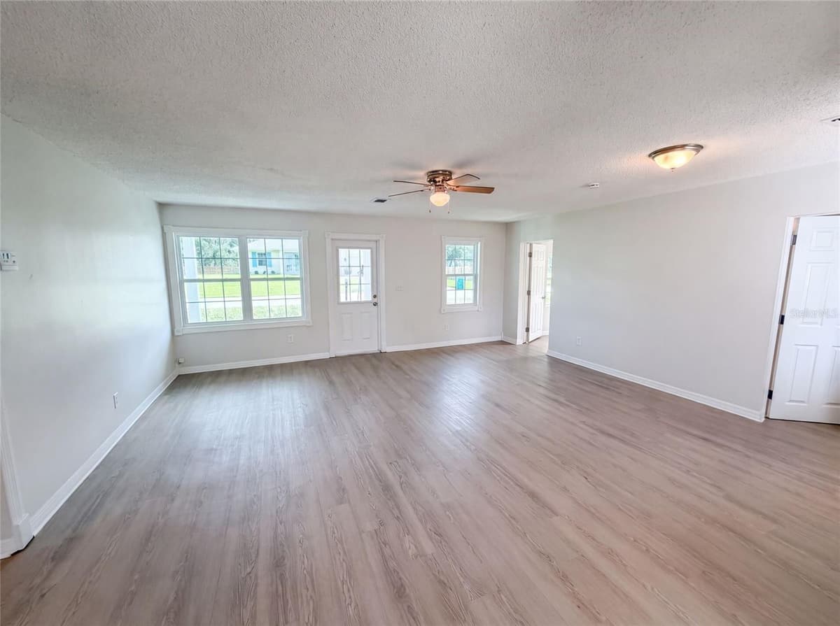 3665 MIAMI AVENUE — photo 3 of 24
