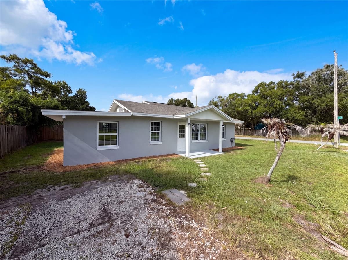 3665 MIAMI AVENUE — photo 19 of 24