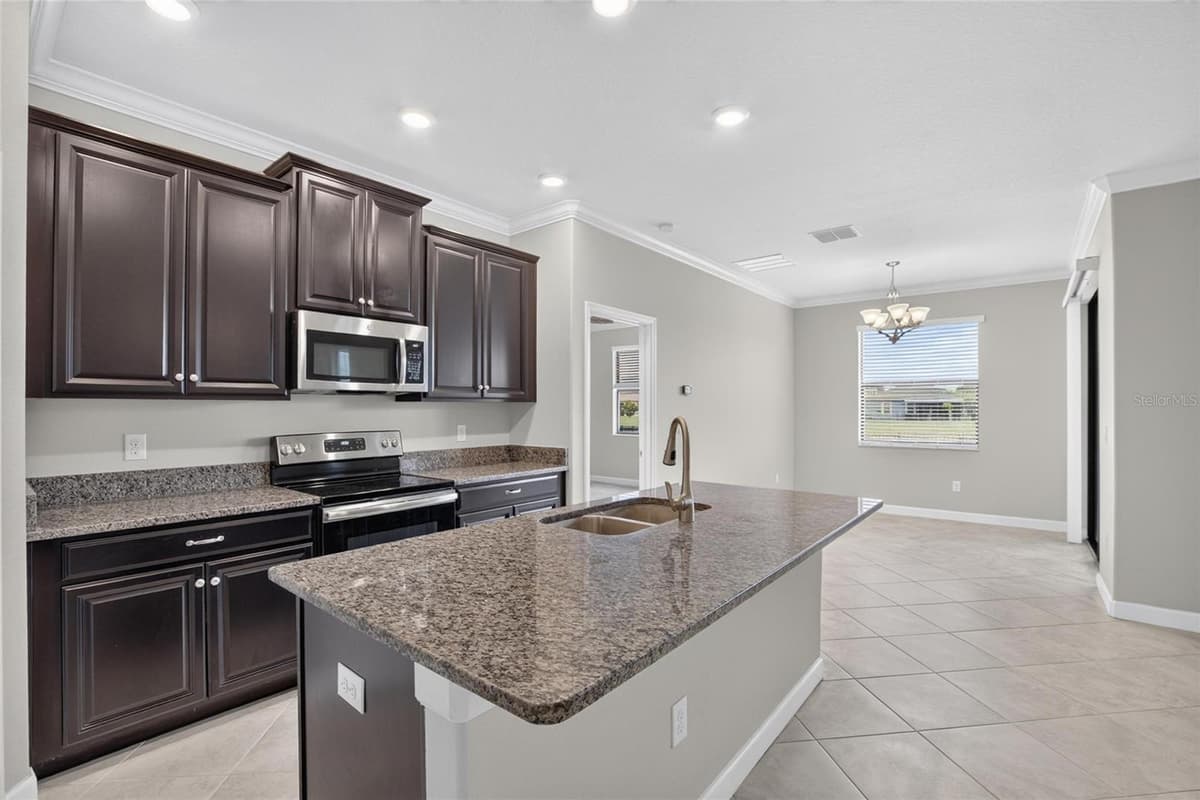 9930 IVORY DRIVE — photo 16 of 39