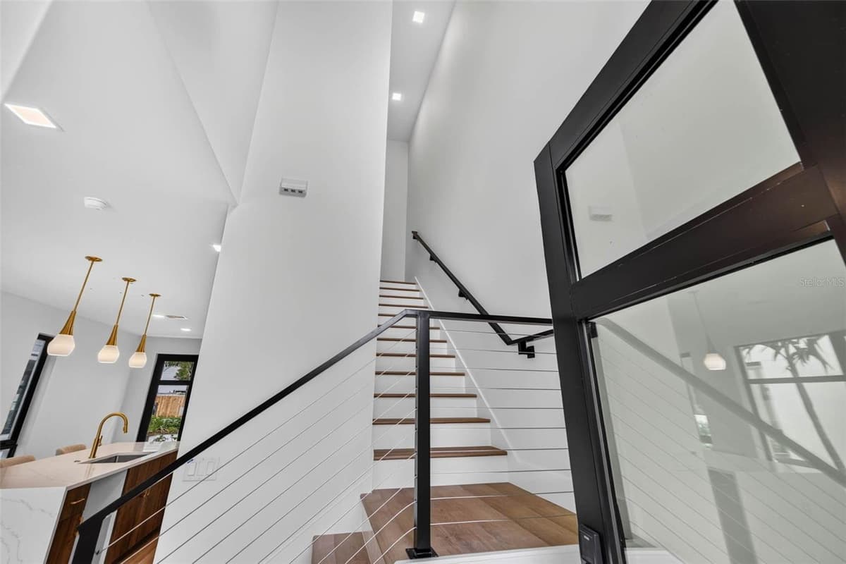 3603 1ST AVENUE — photo 4 of 27