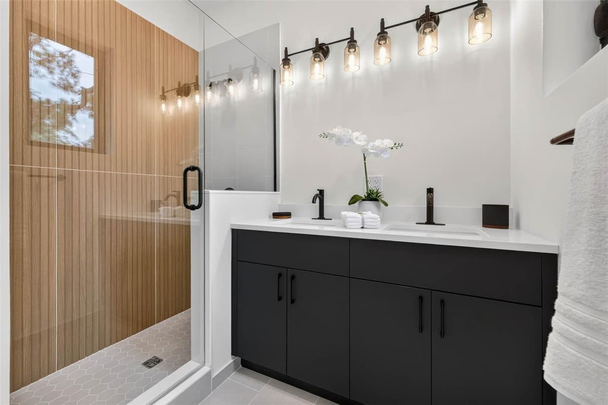 3601 1ST AVENUE — photo 19 of 32