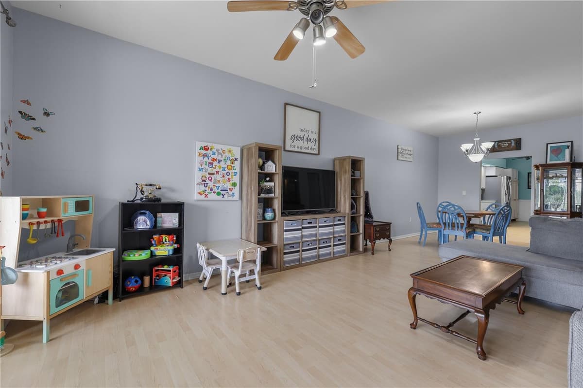 14201 PATTY BERG DRIVE — photo 12 of 61