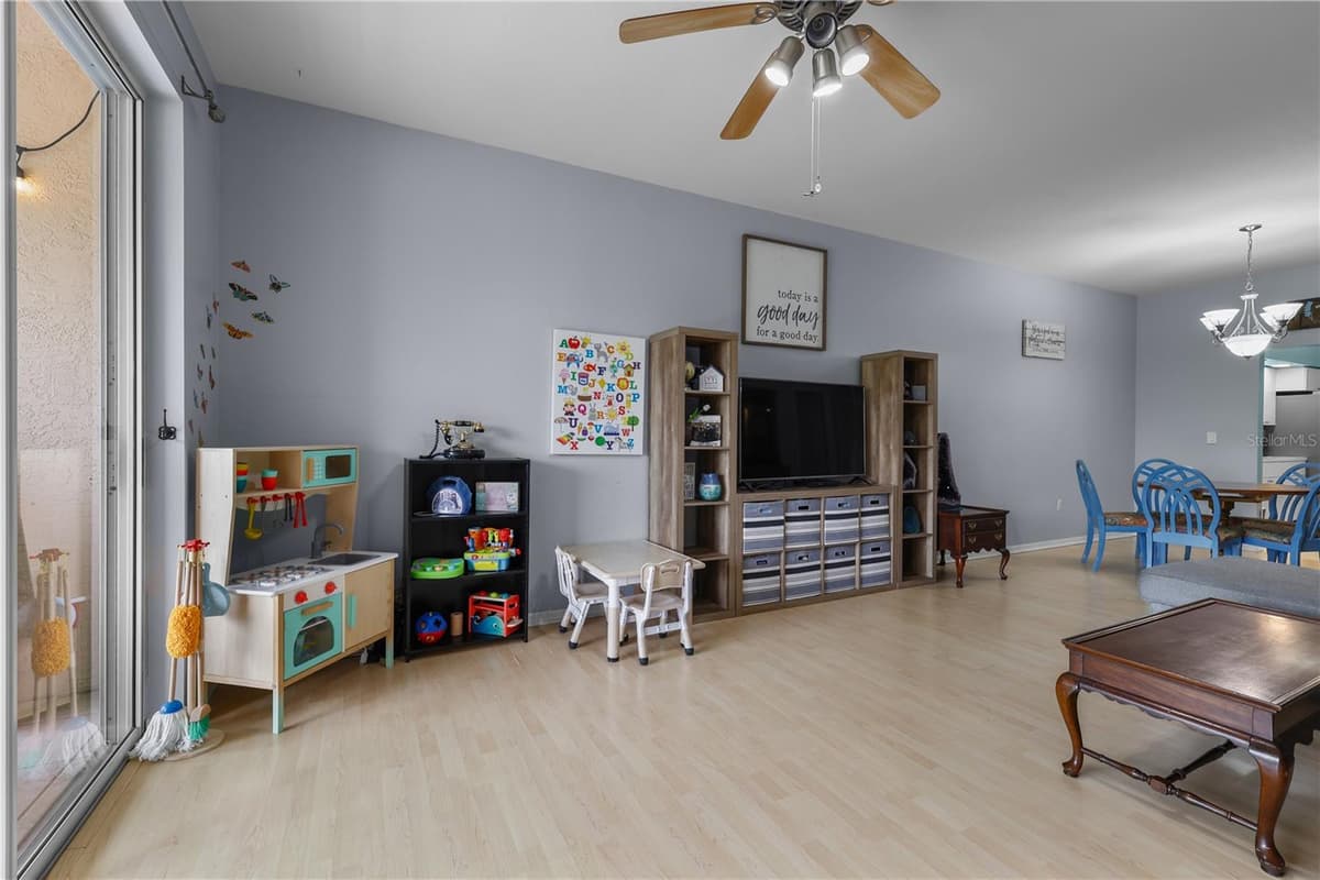 14201 PATTY BERG DRIVE — photo 10 of 61