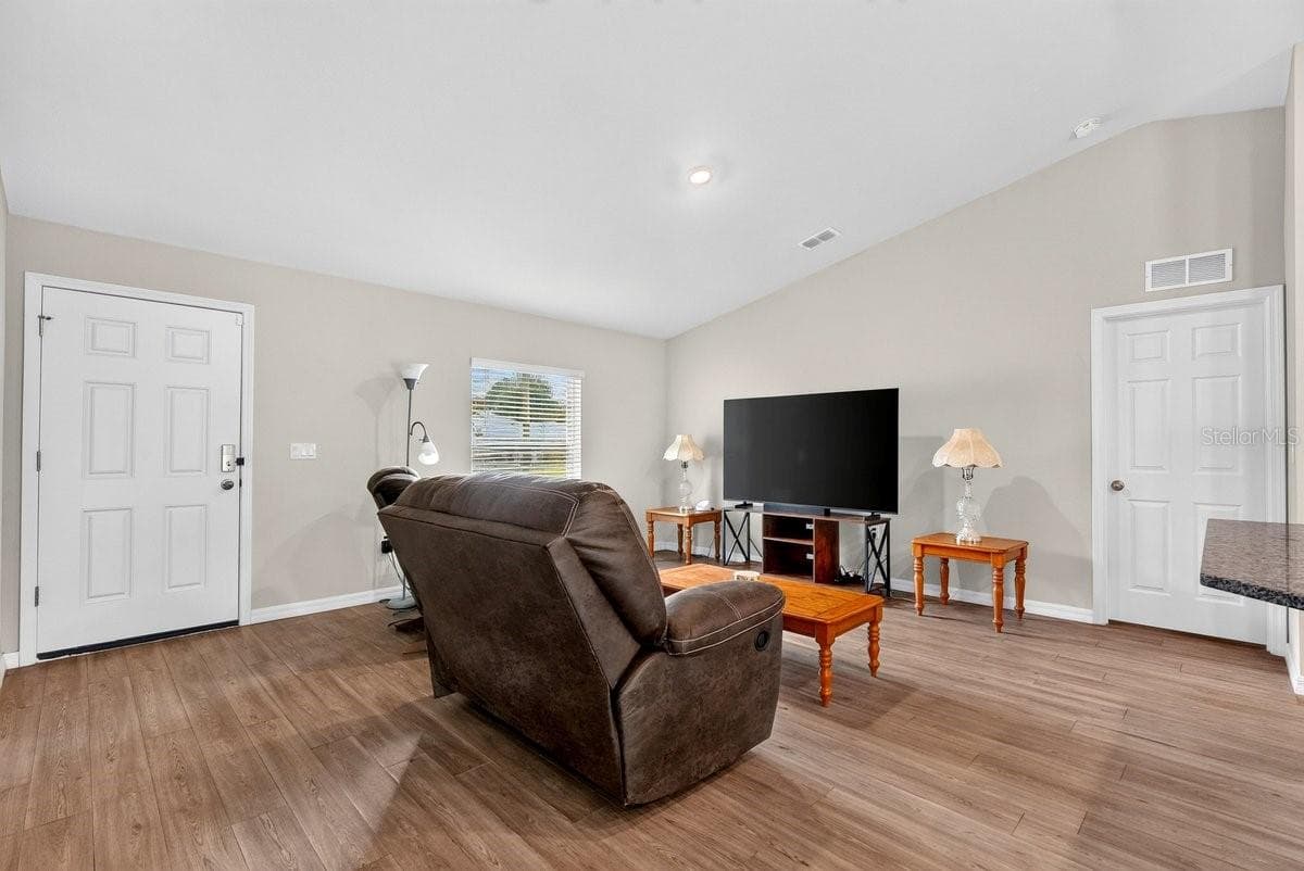 3 KARANDA COURT — photo 20 of 34
