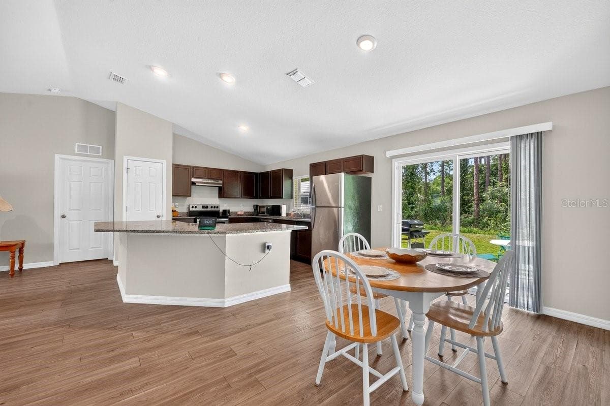 3 KARANDA COURT — photo 5 of 34
