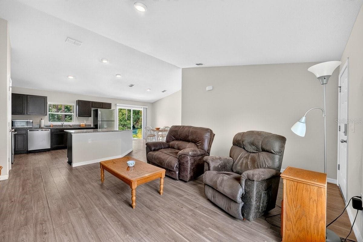 3 KARANDA COURT — photo 22 of 34