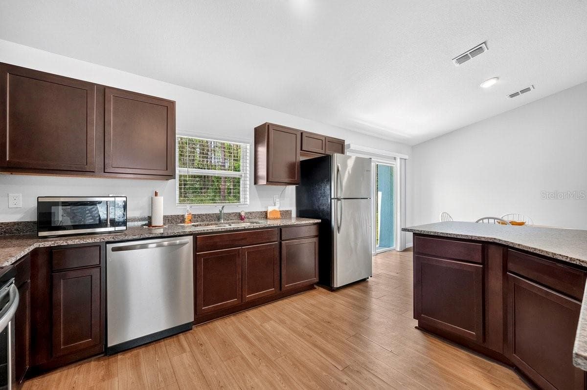 3 KARANDA COURT — photo 3 of 34