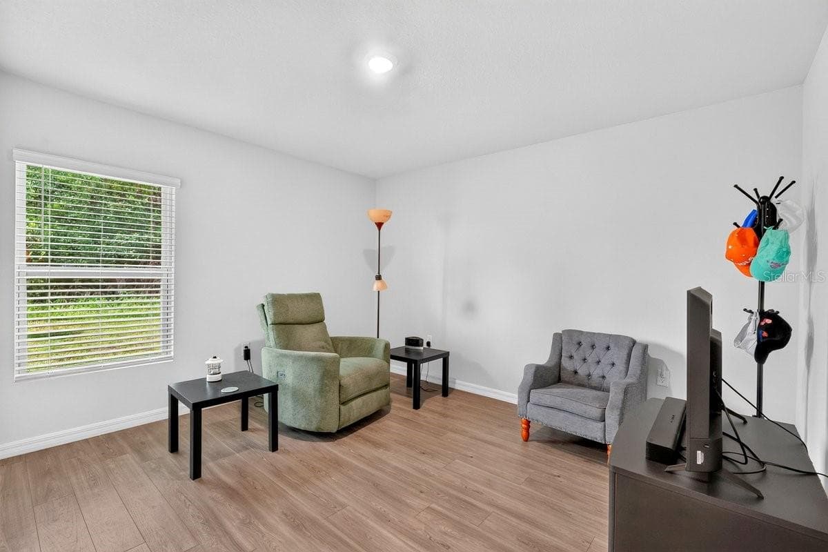 3 KARANDA COURT — photo 7 of 34