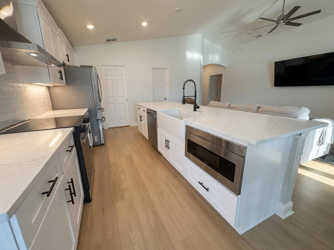 1032 ZION DRIVE — photo 6 of 24