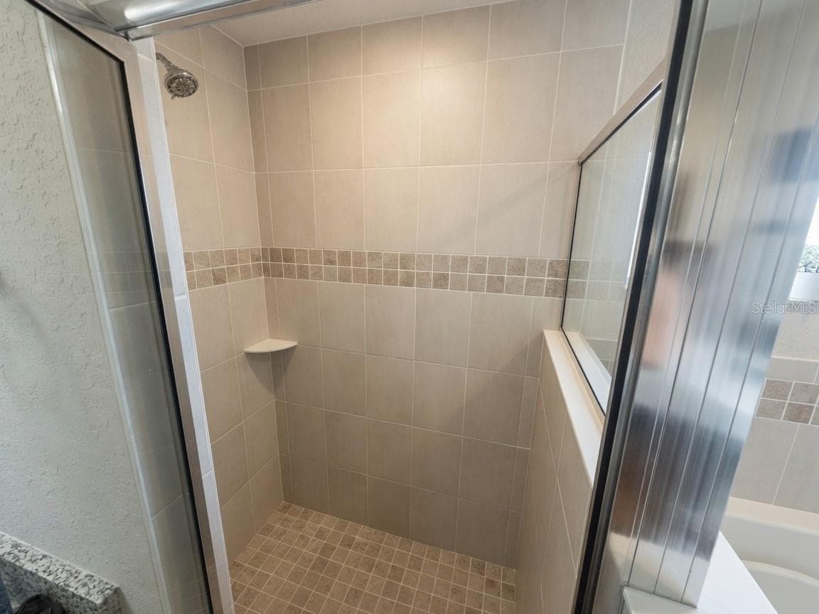 1032 ZION DRIVE — photo 12 of 24