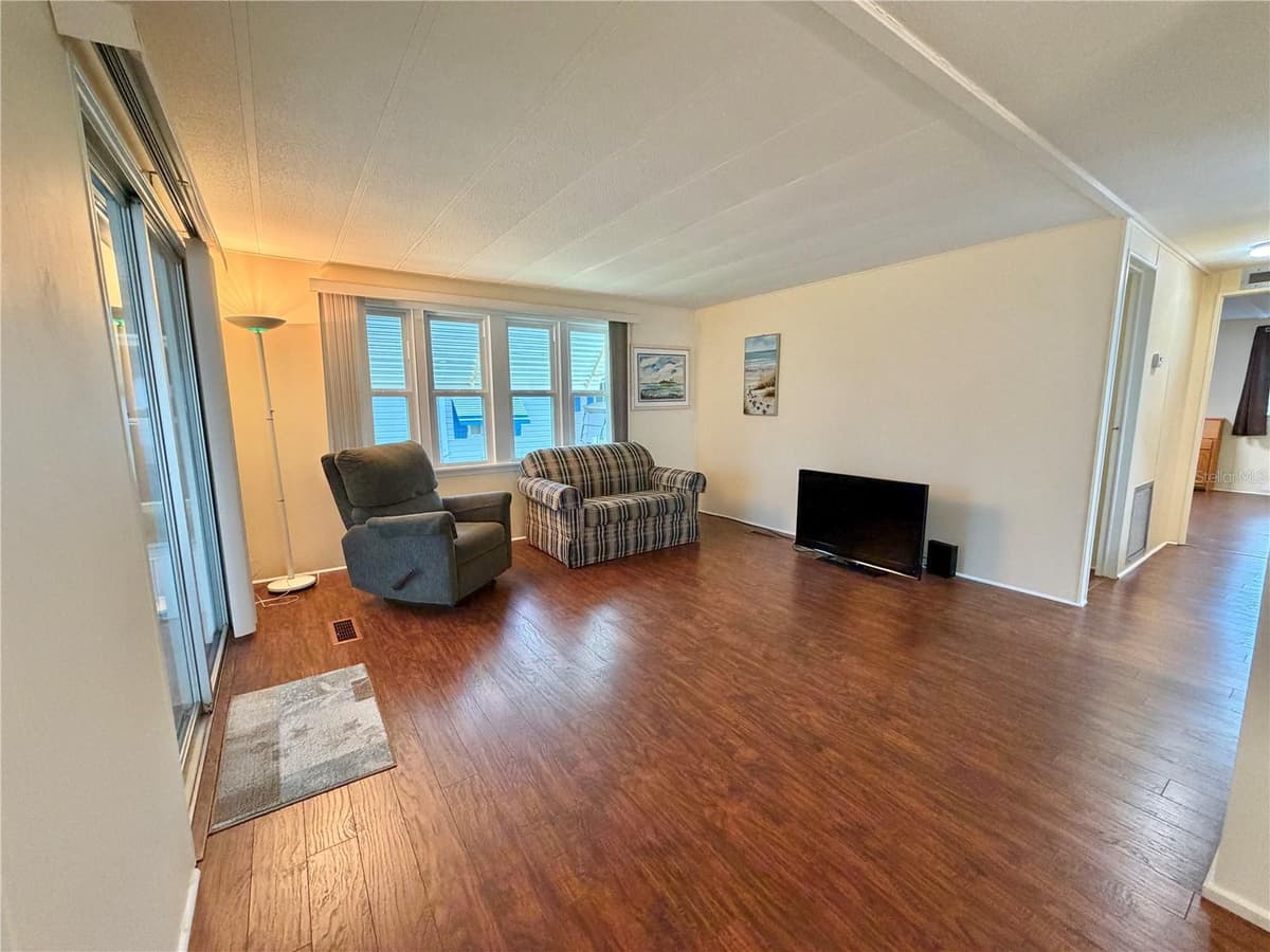119 AUDUBON DRIVE — photo 12 of 58