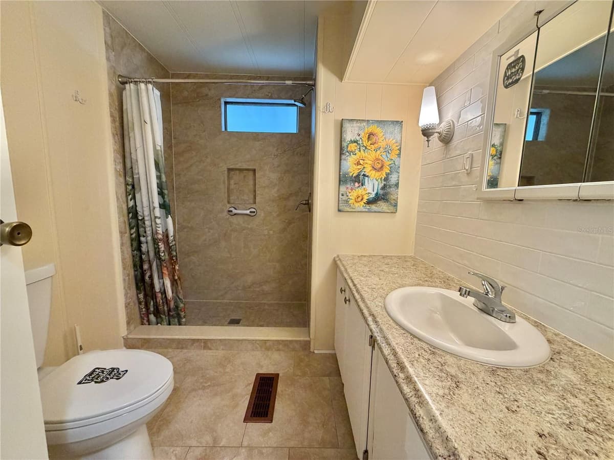 119 AUDUBON DRIVE — photo 34 of 58