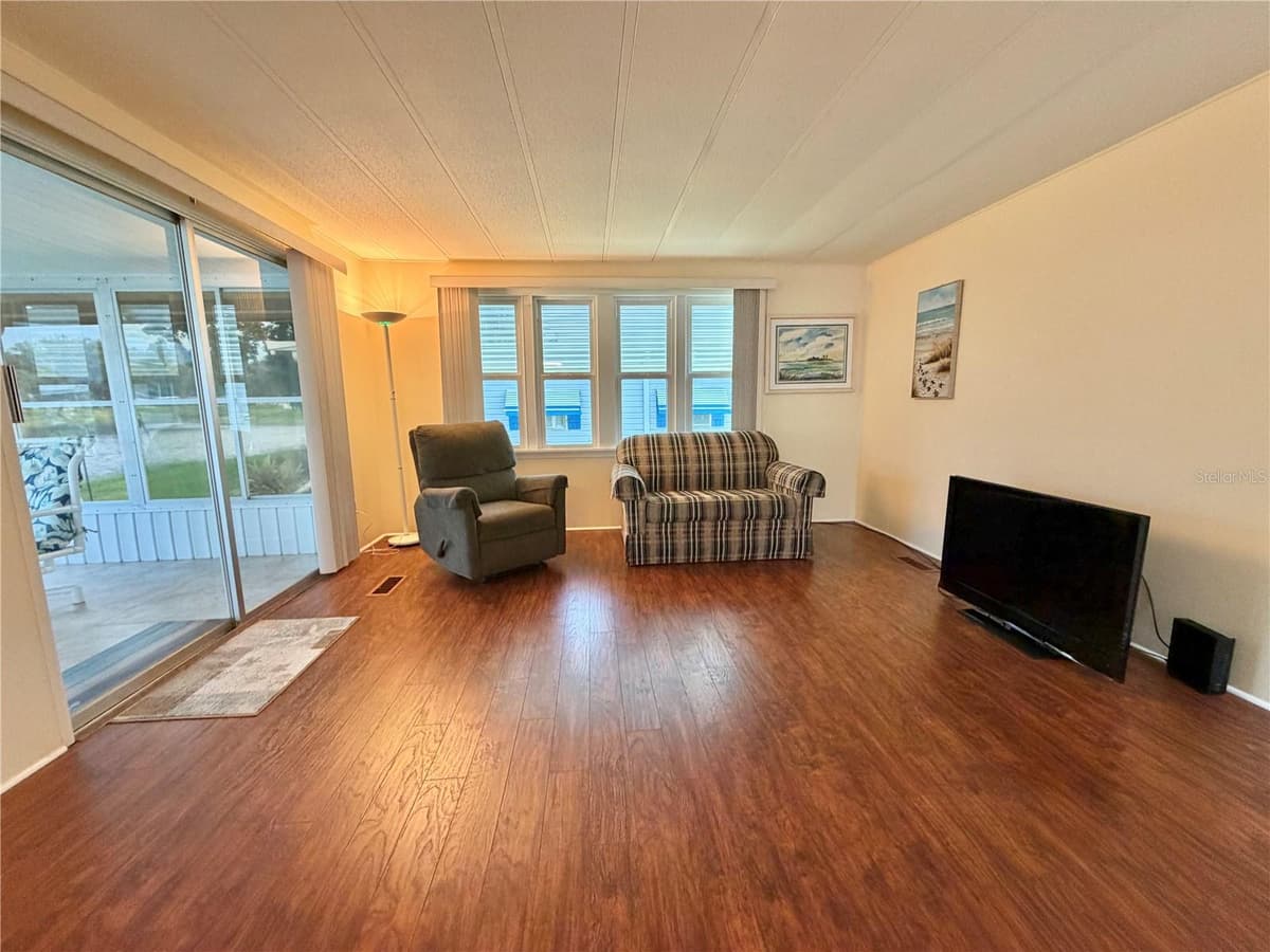 119 AUDUBON DRIVE — photo 15 of 58