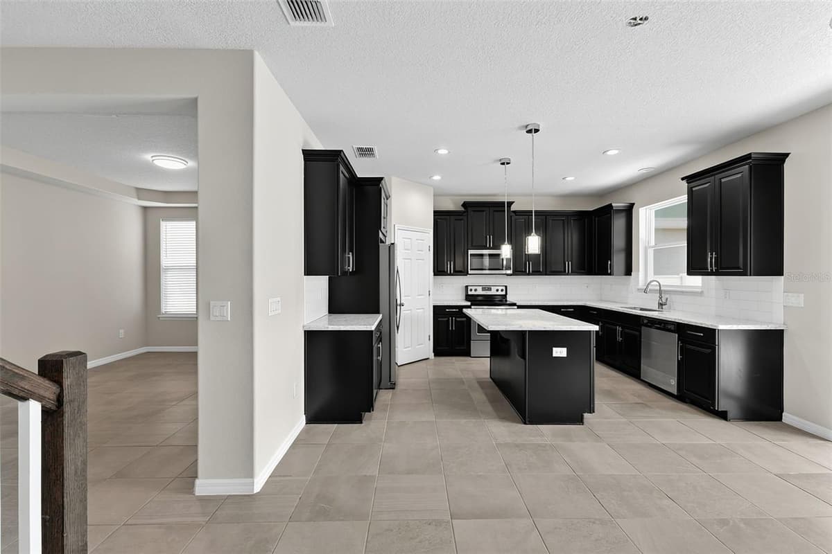 2408 CHATEAU LOOP — photo 21 of 65