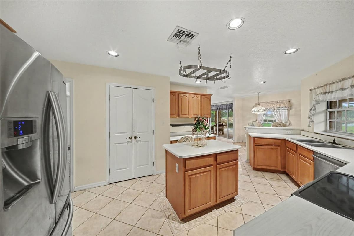 19112 ORTEGA STREET — photo 17 of 63