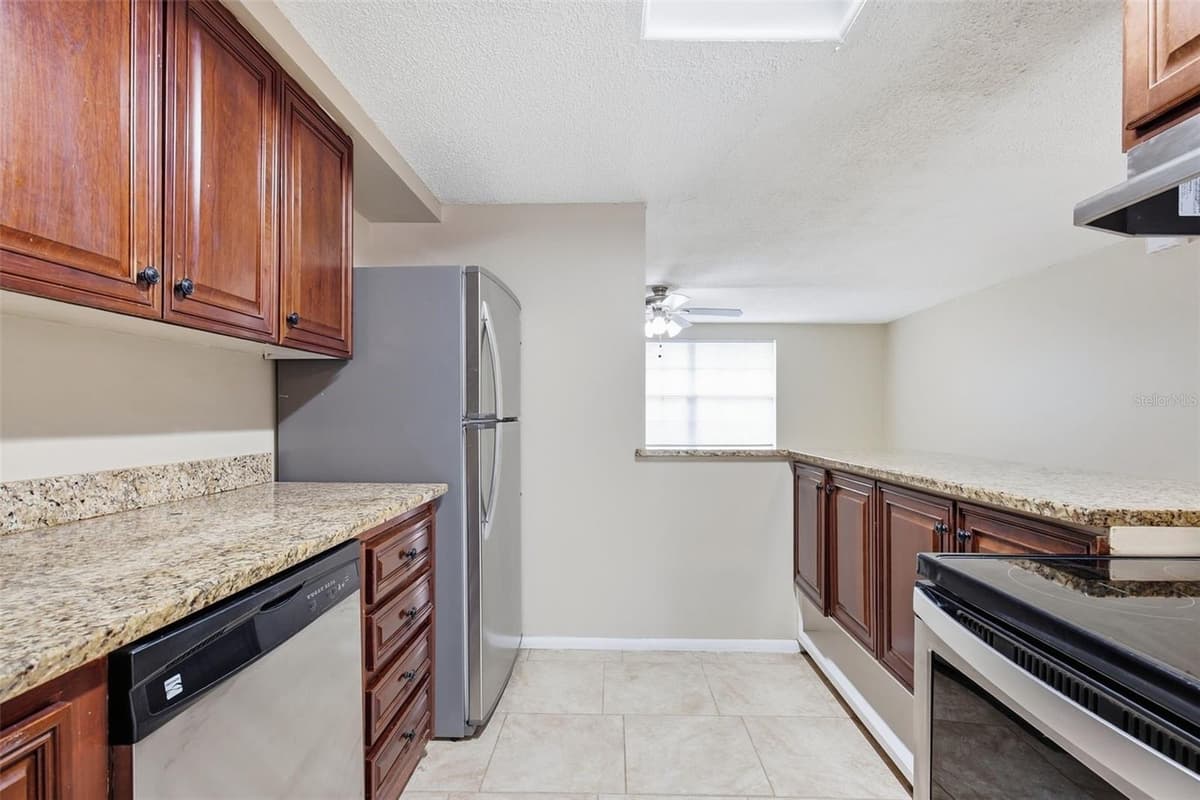 3453 WILSON DRIVE — photo 15 of 38