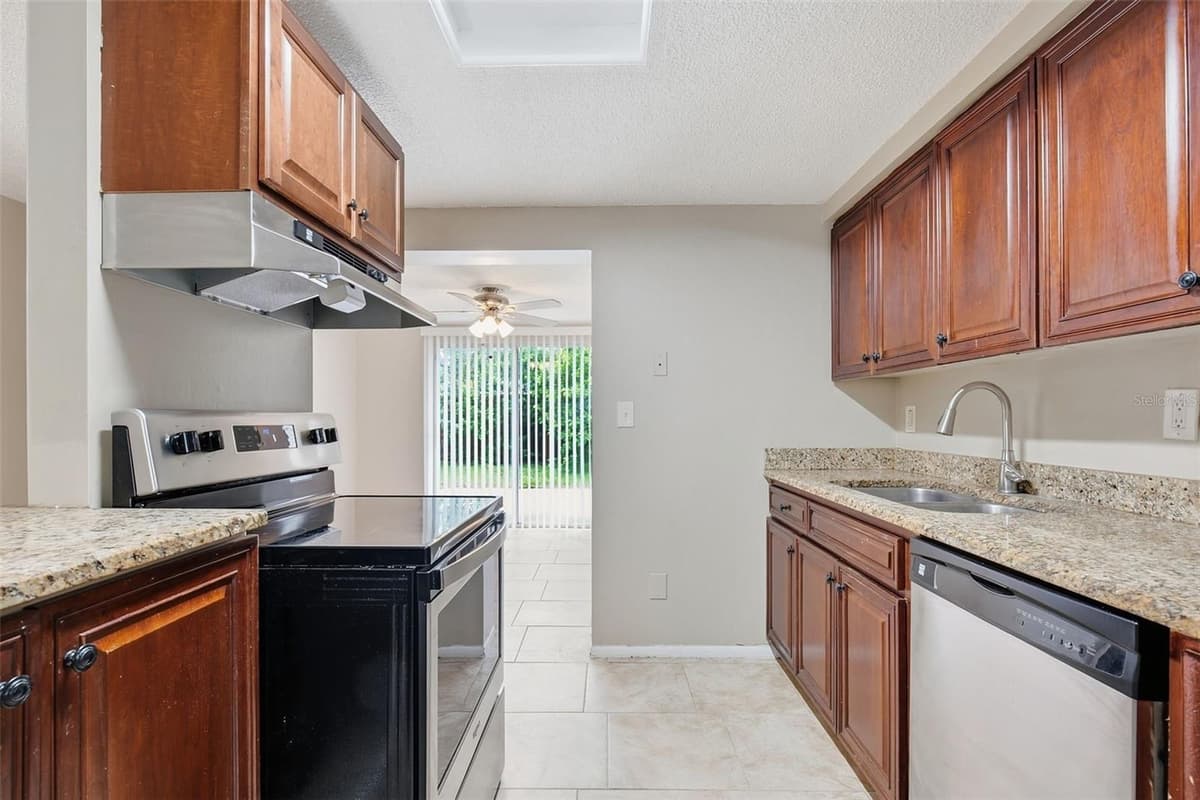 3453 WILSON DRIVE — photo 17 of 38