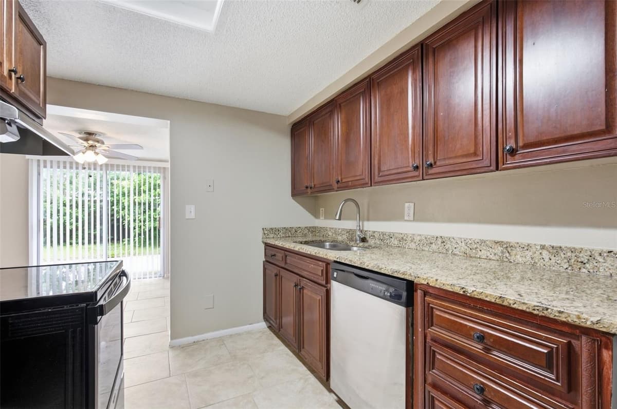 3453 WILSON DRIVE — photo 18 of 38