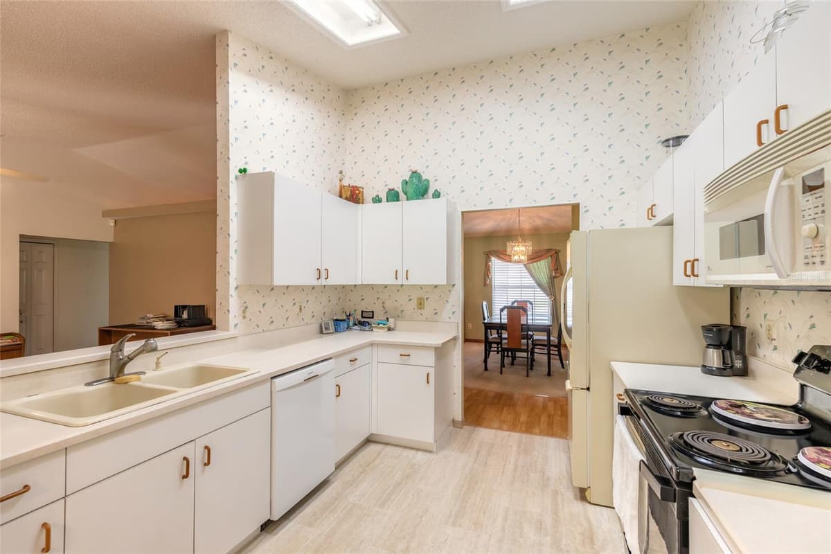 816 IRON HORSE ROAD — photo 15 of 37