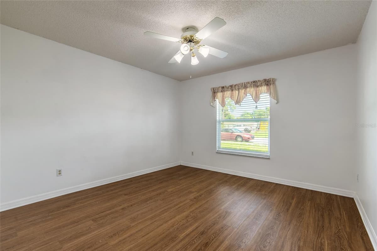 816 IRON HORSE ROAD — photo 4 of 37