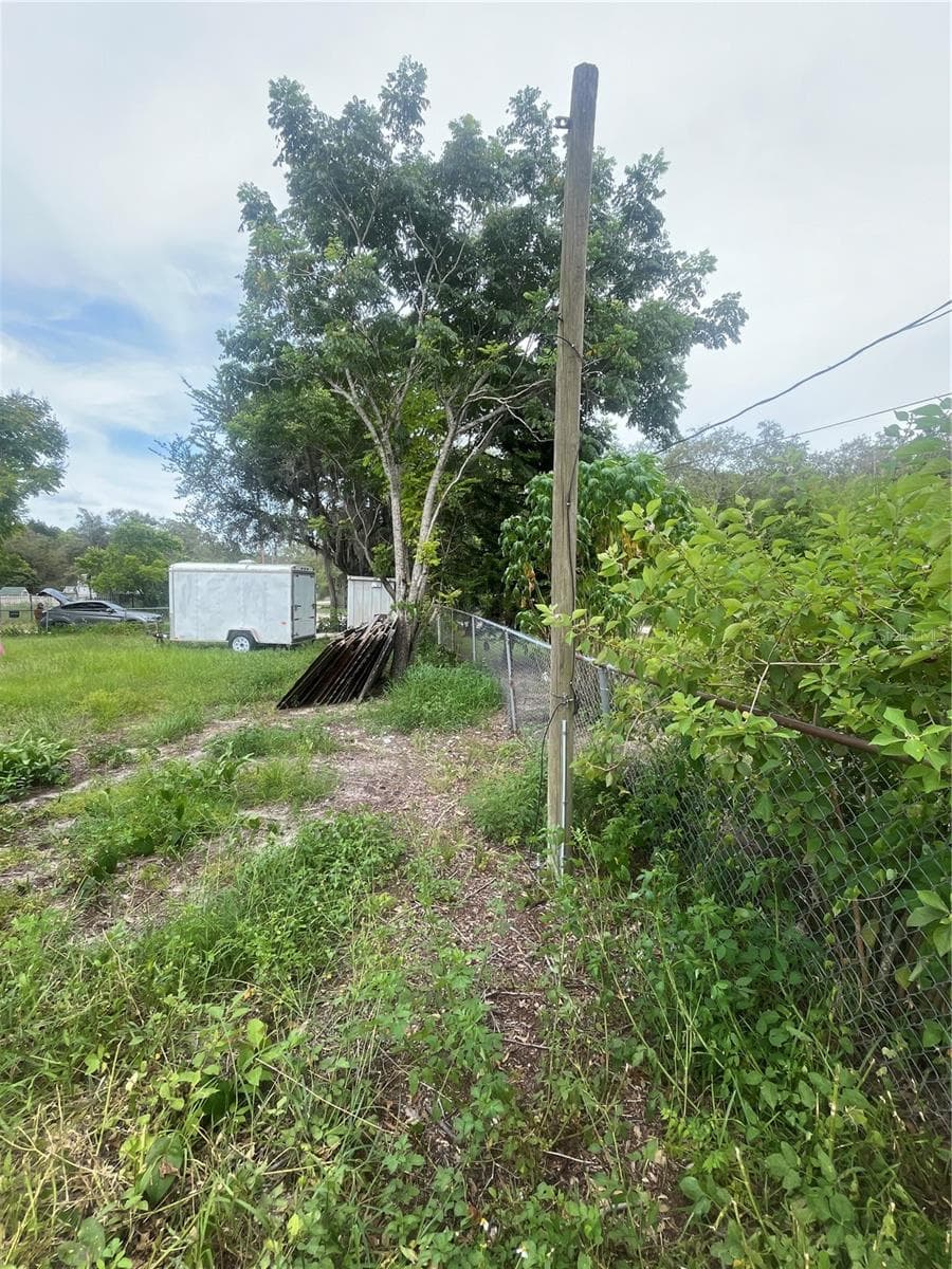 9315 KISSIMMEE ST — photo 3 of 4