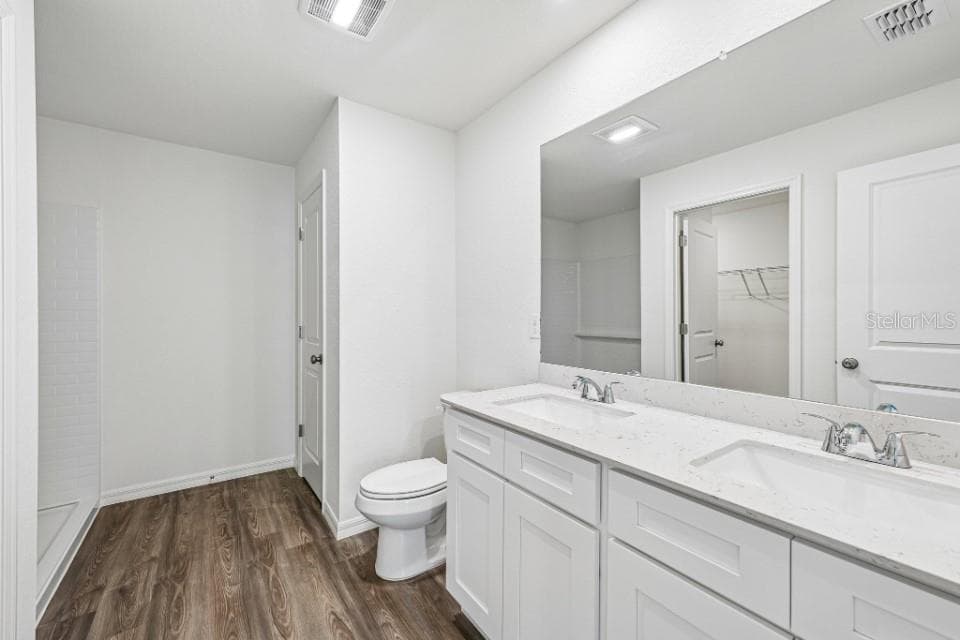 16065 MINORCA DRIVE — photo 11 of 19