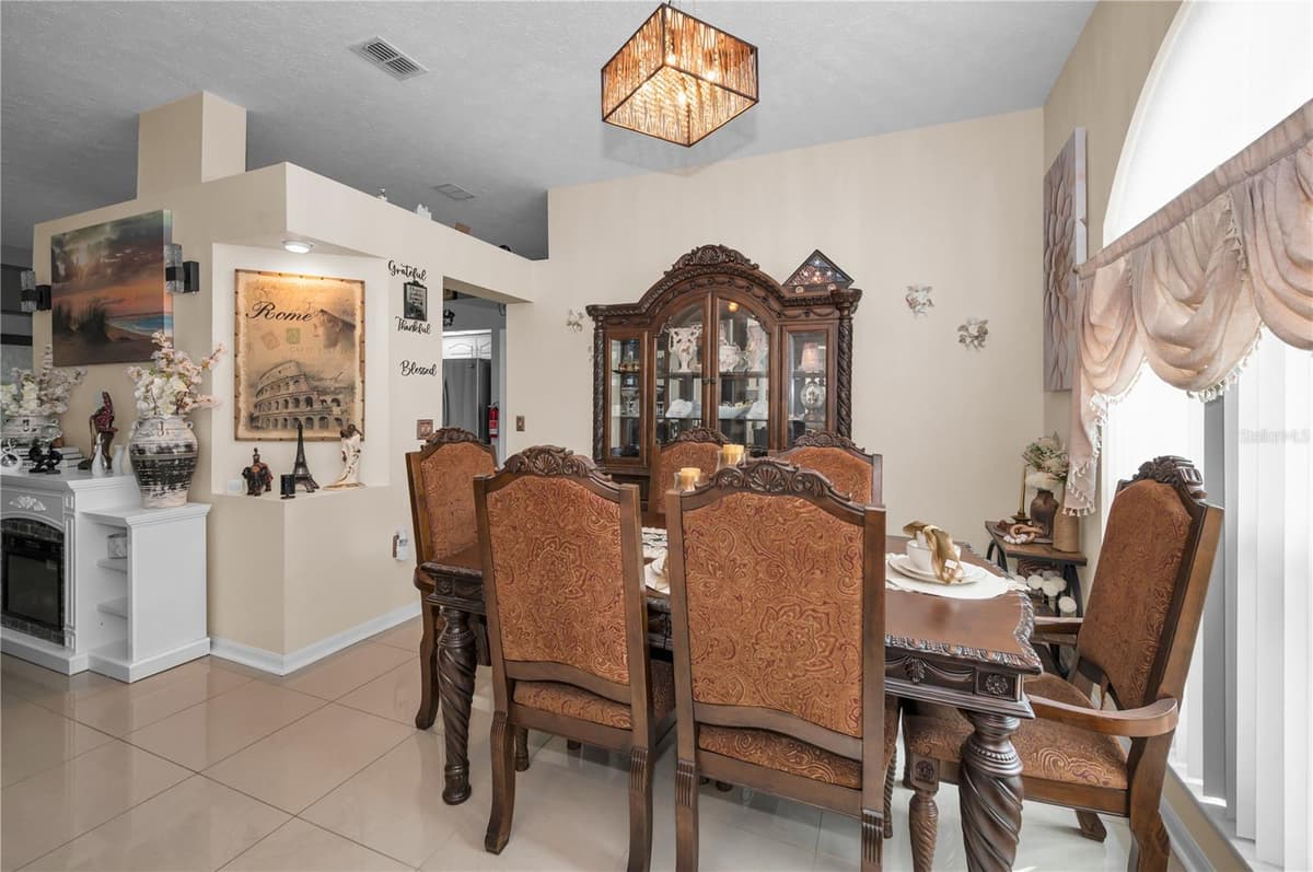 7951 ROUNDELAY DRIVE — photo 5 of 33