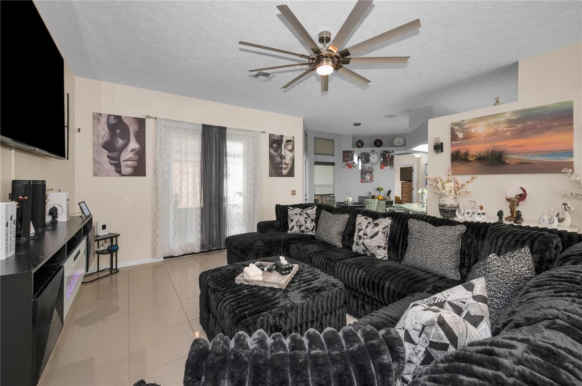 7951 ROUNDELAY DRIVE — photo 7 of 33