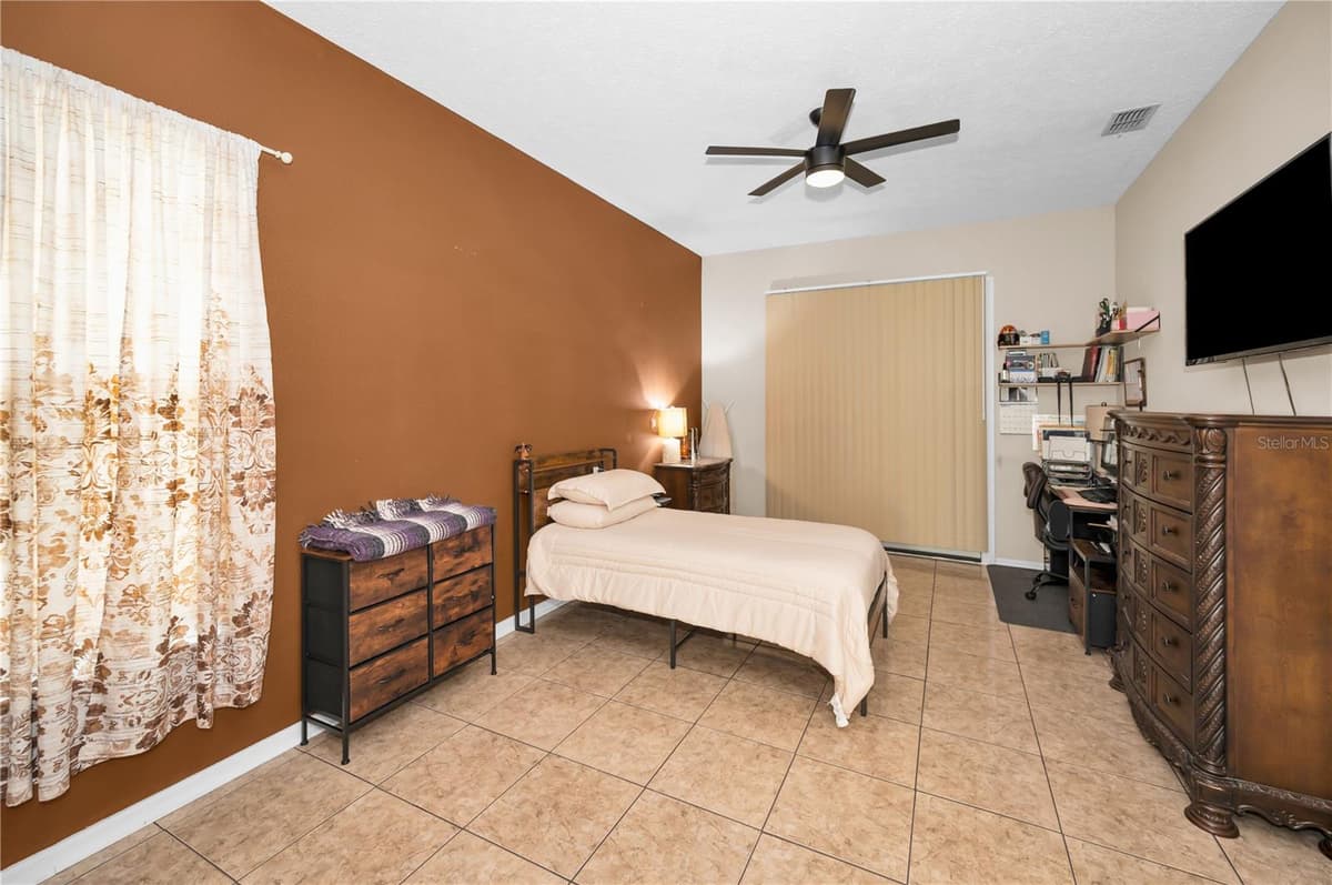 7951 ROUNDELAY DRIVE — photo 14 of 33