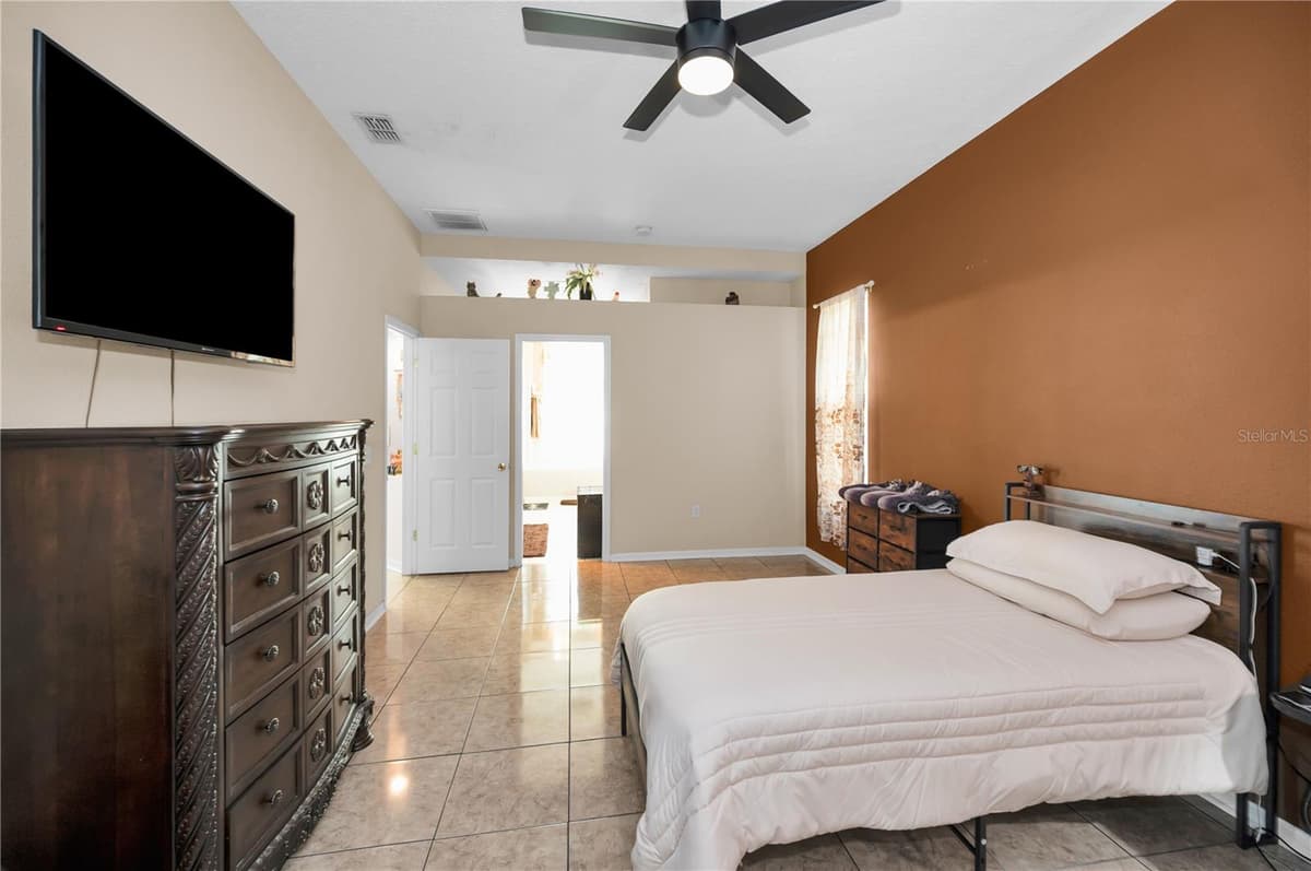 7951 ROUNDELAY DRIVE — photo 15 of 33