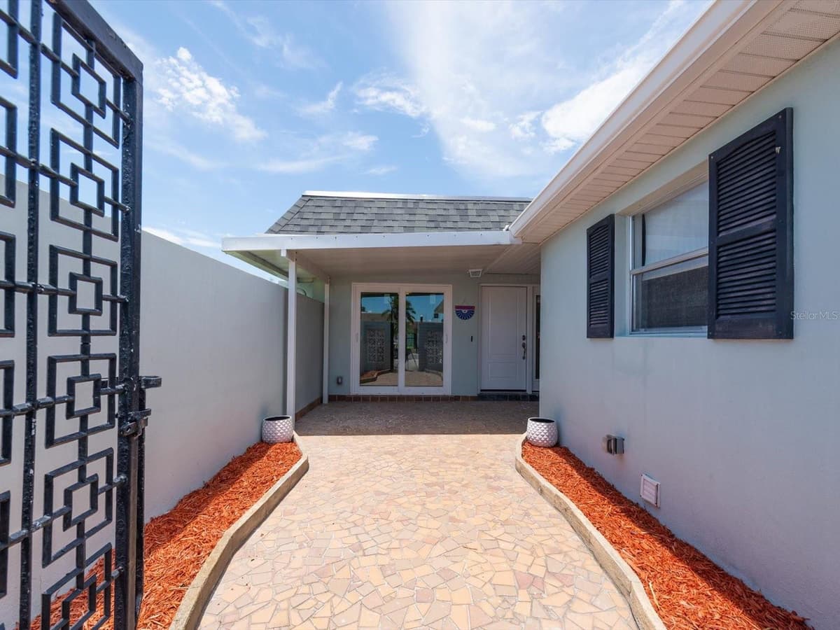 295 BOCA CIEGA POINT BOULEVARD — photo 3 of 54