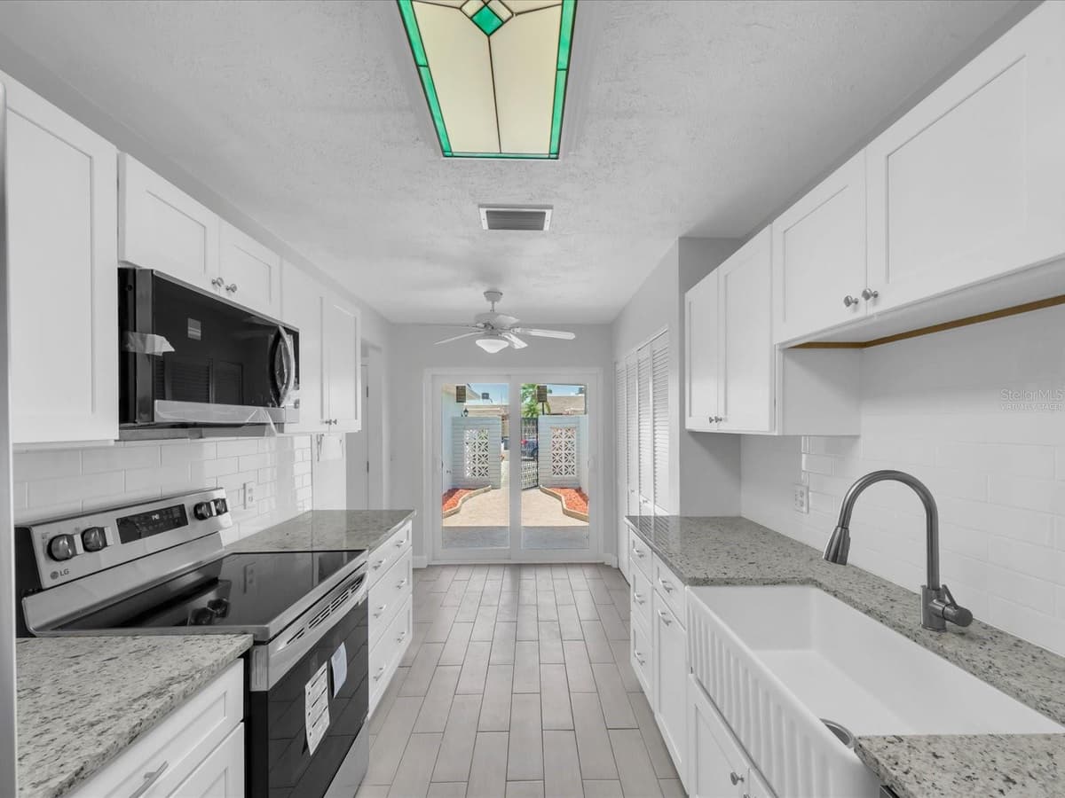 295 BOCA CIEGA POINT BOULEVARD — photo 11 of 54