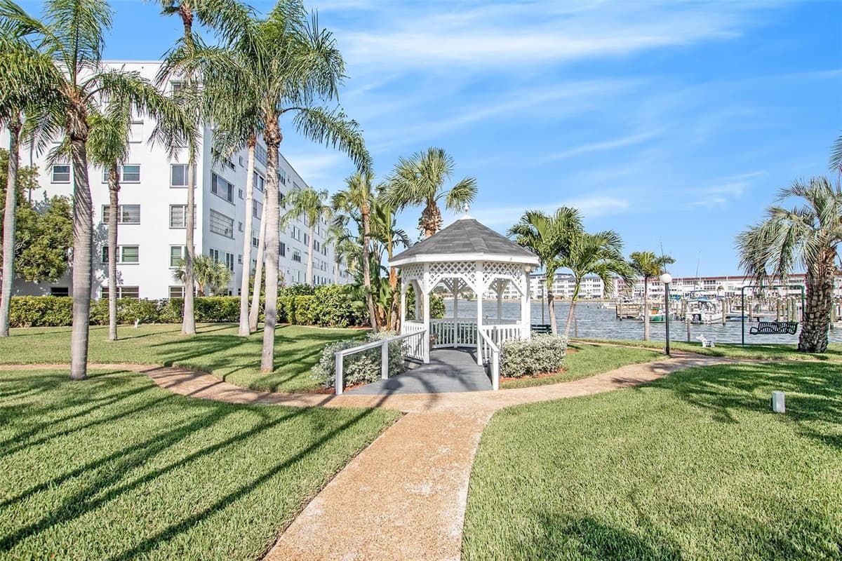 6075 SHORE BOULEVARD — photo 70 of 80