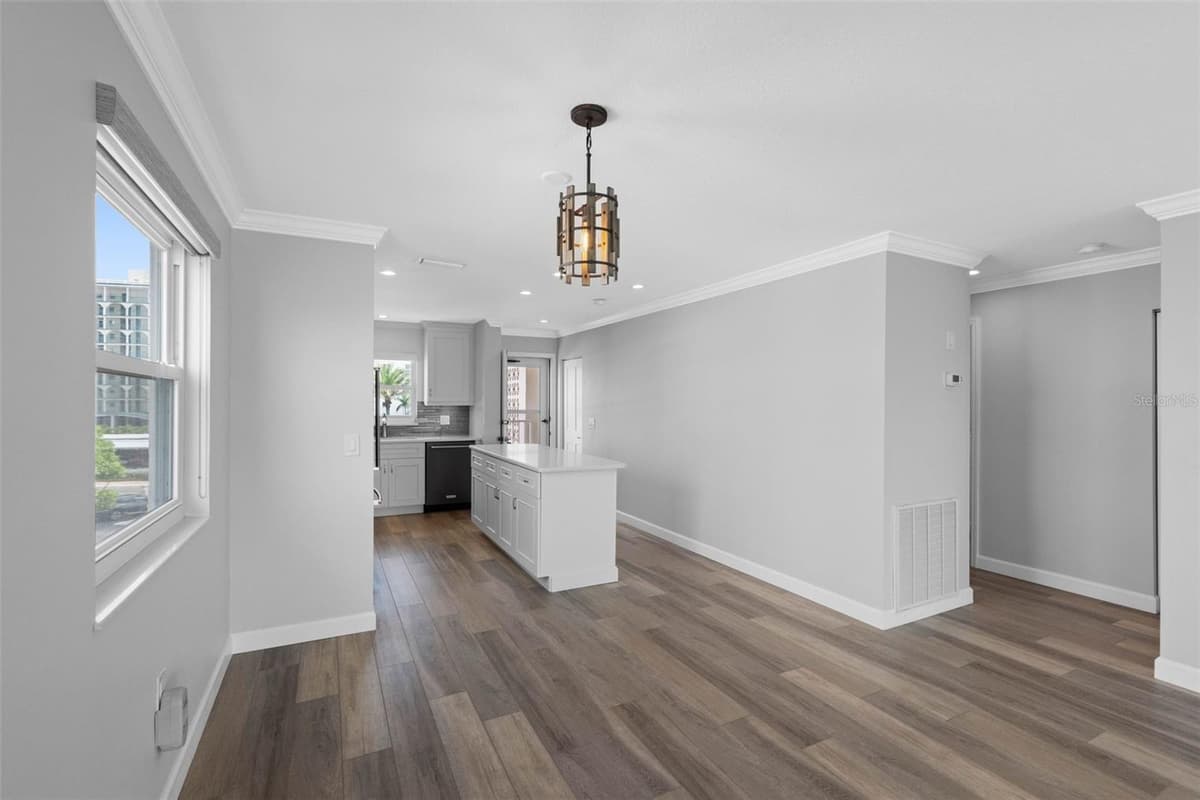 6075 SHORE BOULEVARD — photo 42 of 80