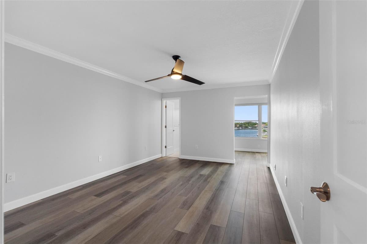 6075 SHORE BOULEVARD — photo 24 of 80