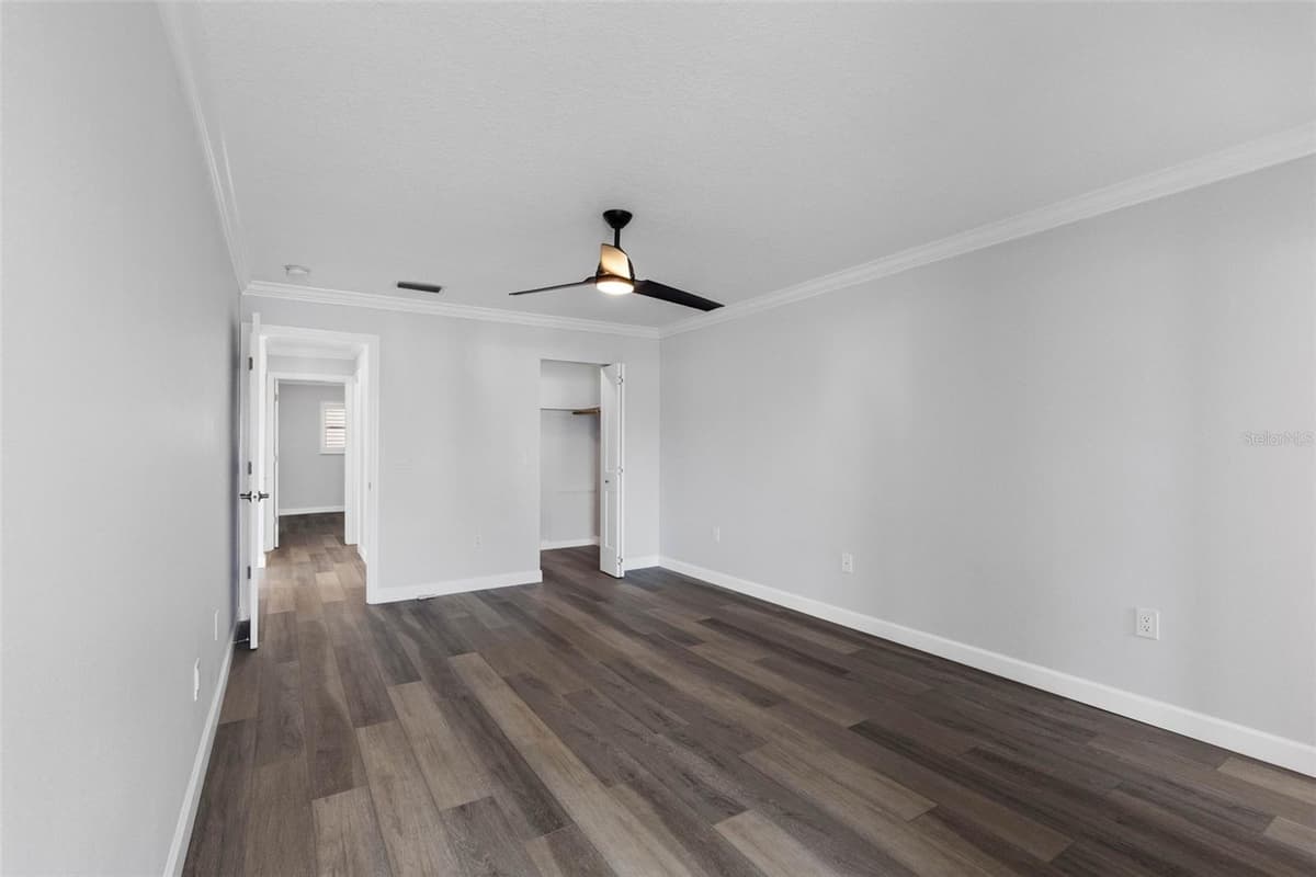 6075 SHORE BOULEVARD — photo 25 of 80