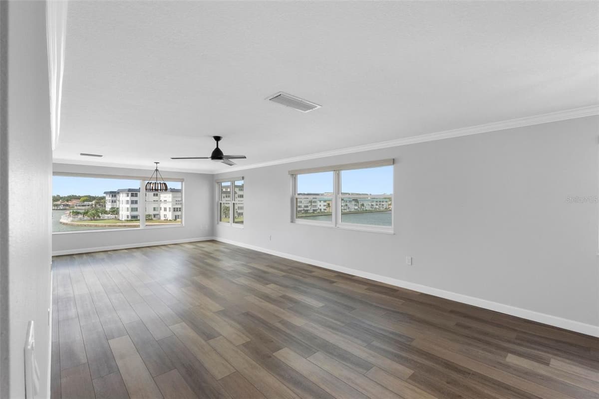 6075 SHORE BOULEVARD — photo 40 of 80