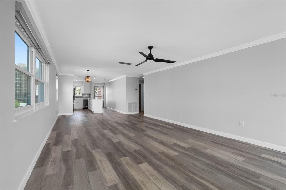 6075 SHORE BOULEVARD — photo 10 of 80
