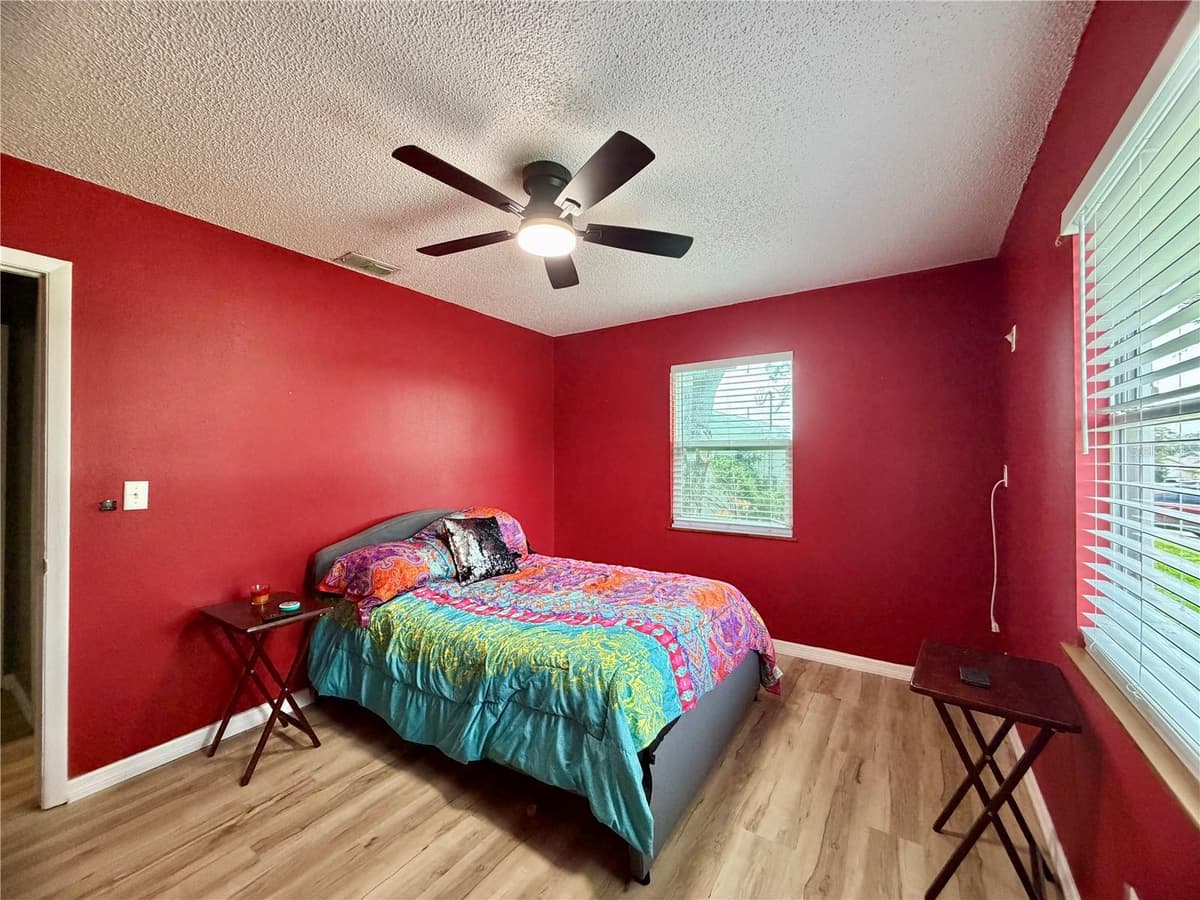 4263 WELDON AVENUE — photo 17 of 21