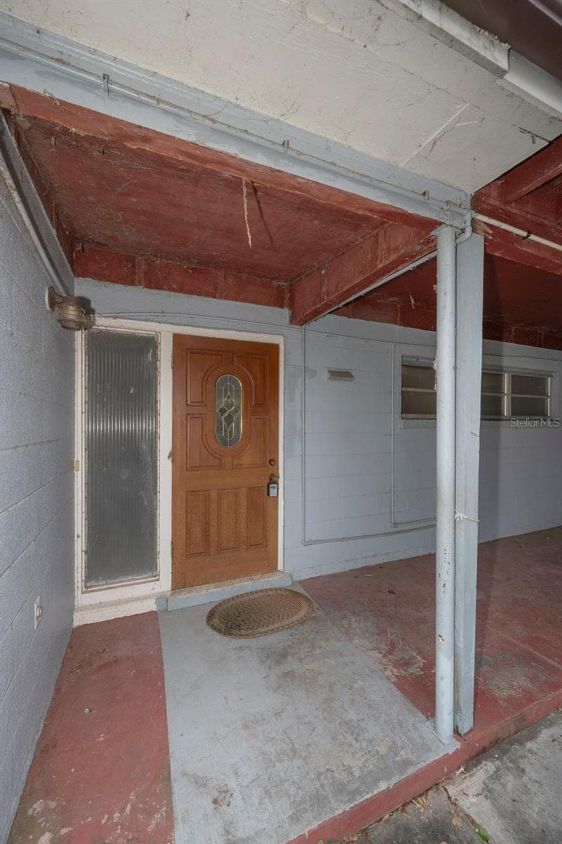 509 BROXBURN AVENUE — photo 7 of 35