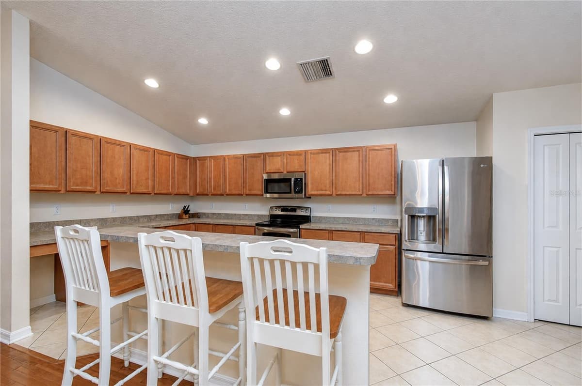 6209 GANNETDALE DRIVE — photo 9 of 38