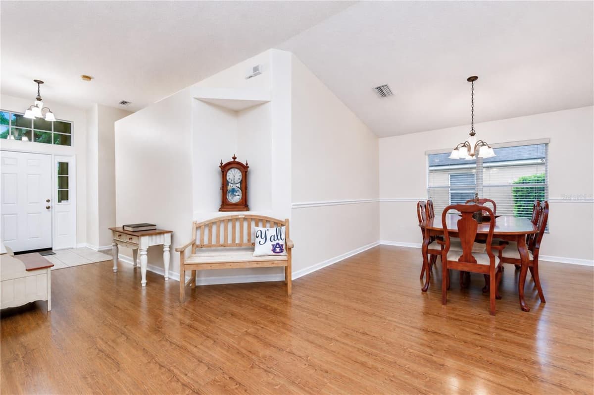 6209 GANNETDALE DRIVE — photo 4 of 38