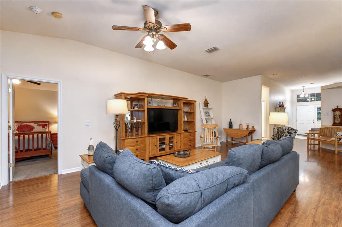 6209 GANNETDALE DRIVE — photo 7 of 38