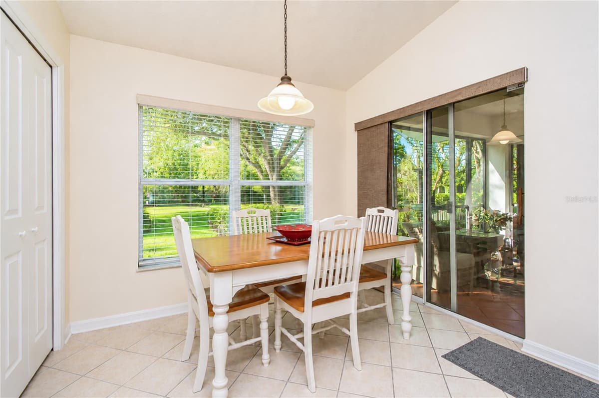 6209 GANNETDALE DRIVE — photo 12 of 38