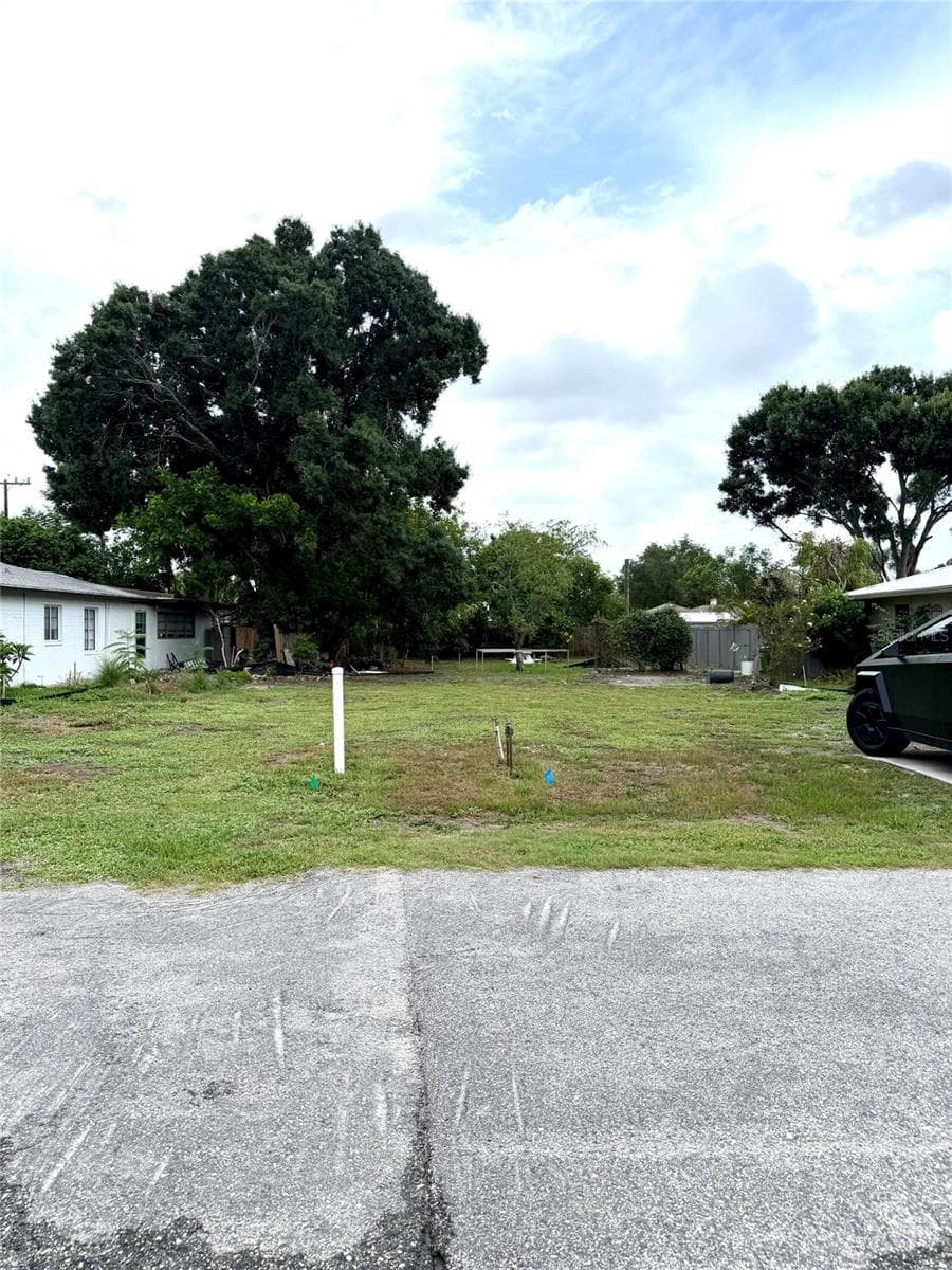 2101 ROSE STREET — photo 1 of 6