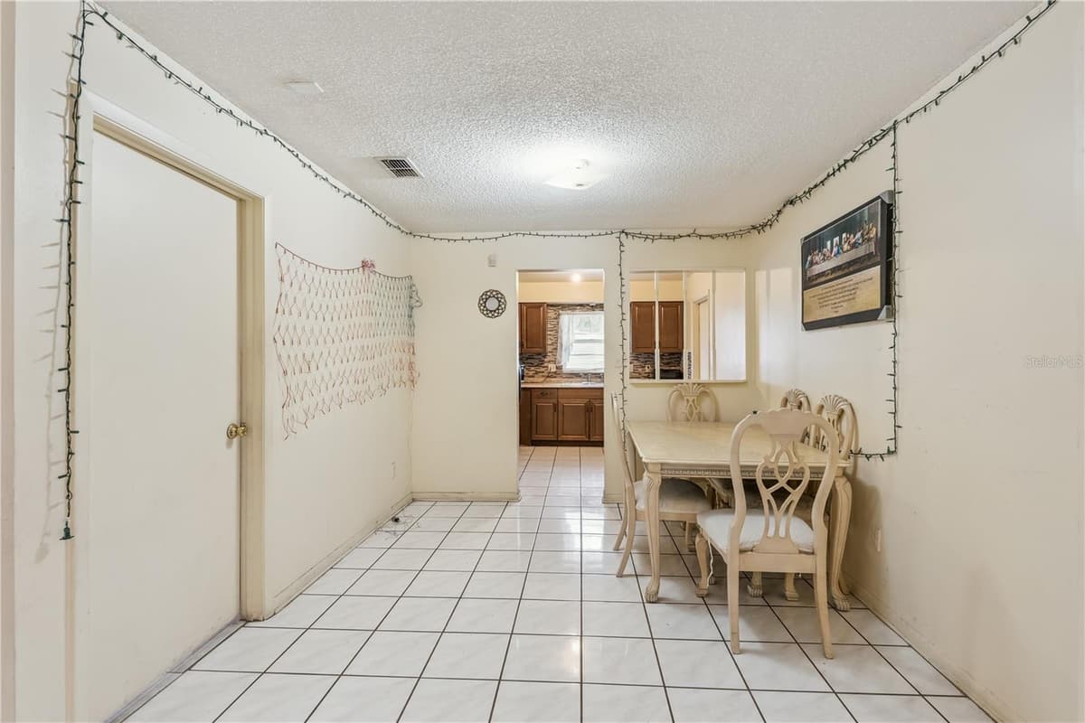 5421 NOKOMIS CIRCLE — photo 5 of 17