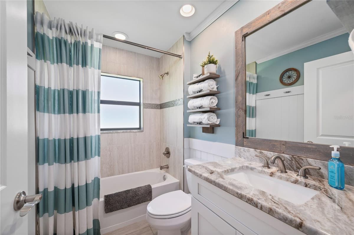 429 LONDRINA DRIVE — photo 31 of 46