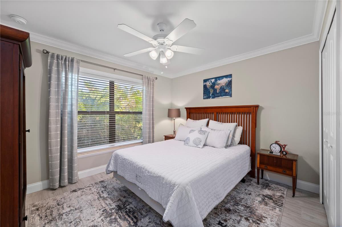 429 LONDRINA DRIVE — photo 32 of 46