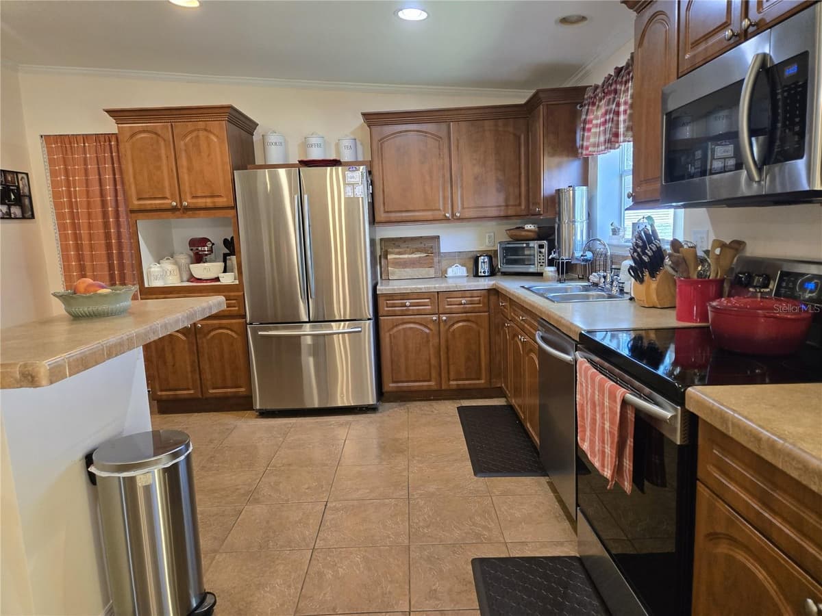 2723 LAKE GRASSMERE CIRCLE — photo 13 of 29