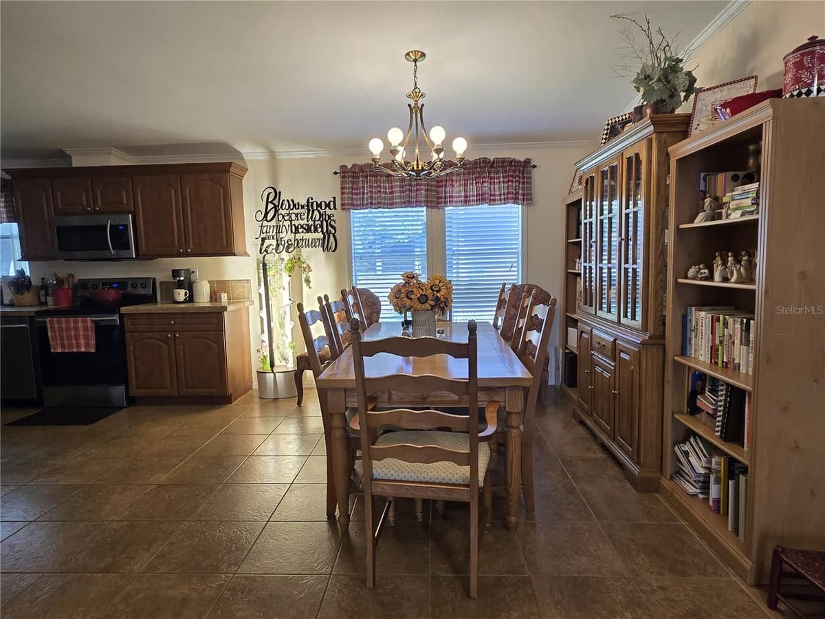 2723 LAKE GRASSMERE CIRCLE — photo 11 of 29